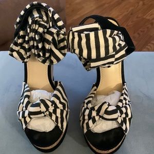 Kimberly shoemint size 7,